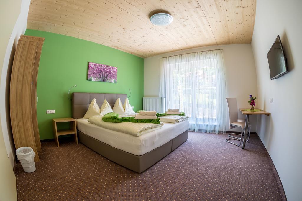 Gaestehaus Krappinger/Pizzeria Mamma Mia Осиах Стая снимка