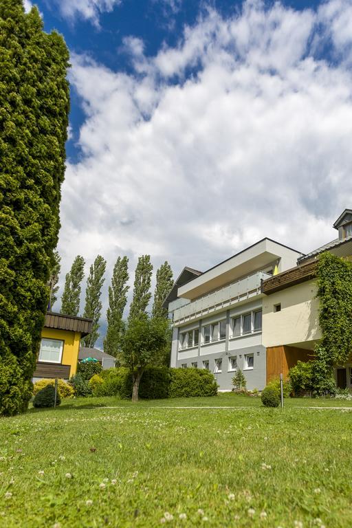 Gaestehaus Krappinger/Pizzeria Mamma Mia Осиах Екстериор снимка